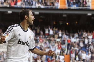  九游会官网_未来可期！NBA官推为奇才前锋惠特摩尔庆生，21岁新星成联盟焦点