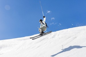  J9九游会平台_沈祥福与西海岸梯队小将亲切互动，青岛足球环境优越，孕育未来希望